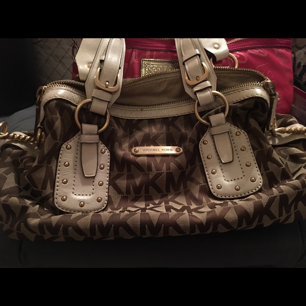 Michael Kors purse 👛